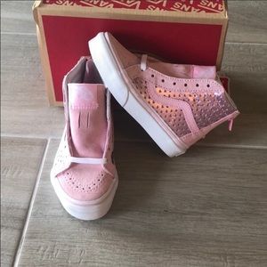 Metallic Heart Perf Sk8Hi Zip Vans